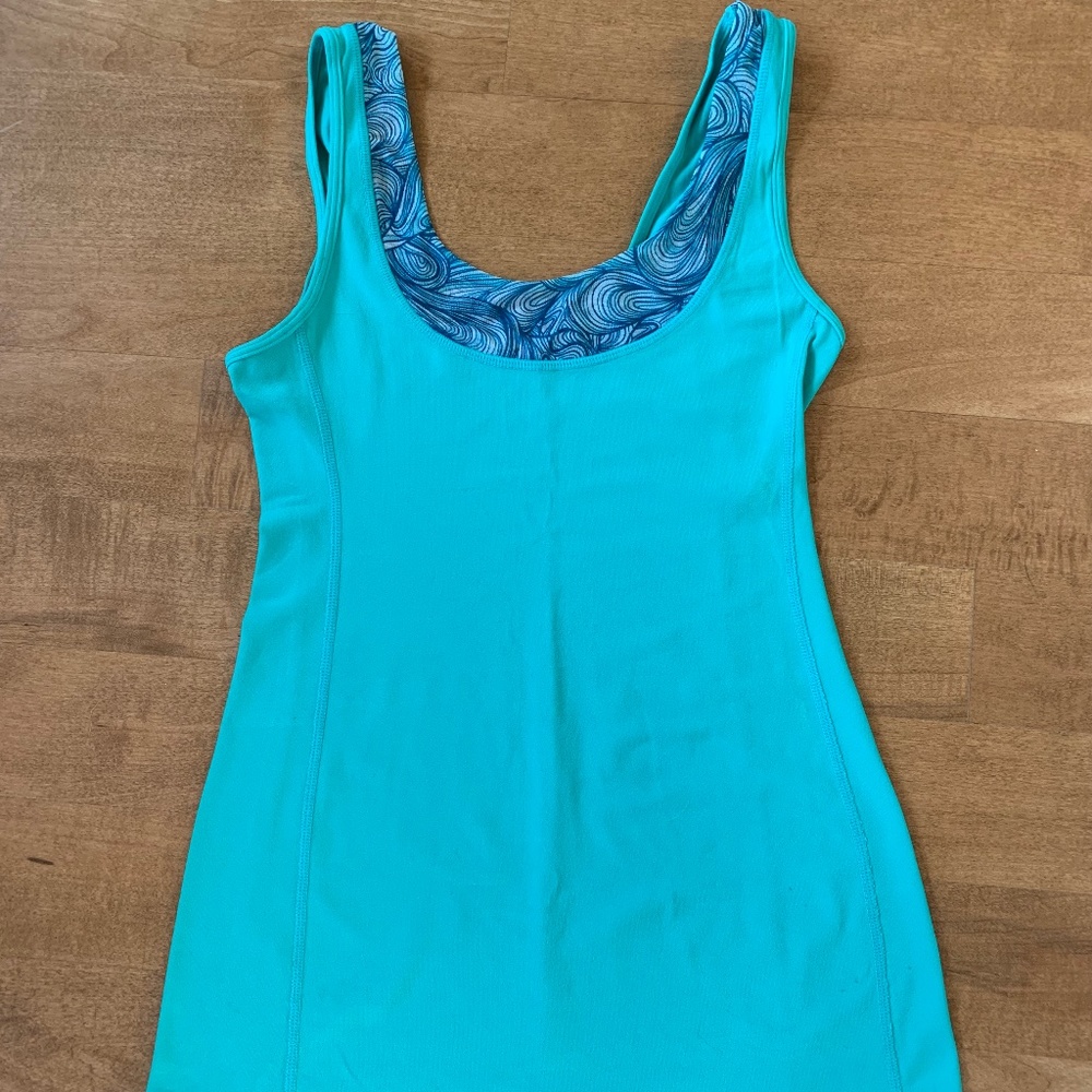 Last call! Lululemon yoga tank, size 4 EUC